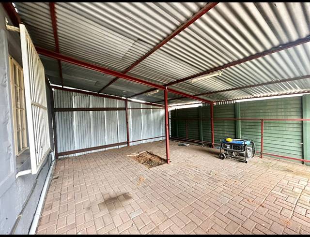 M² BUSINESS CENTRE FOR SALE IN ANNADALE
